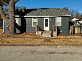 Building Photo - 2422 1st St