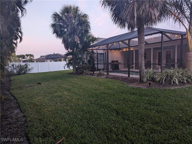 Building Photo - 2535 SW 28th Pl