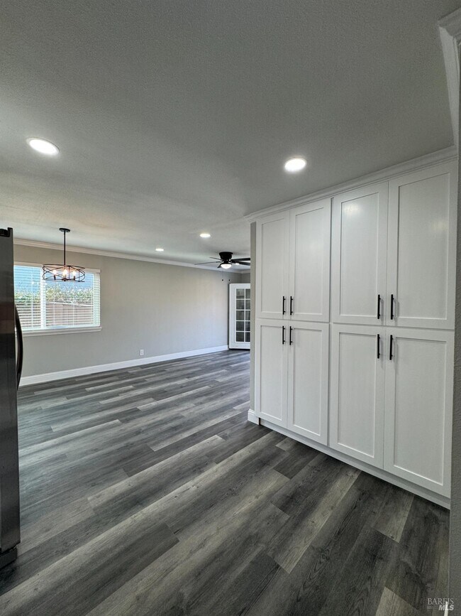 Building Photo - 124 Purdue Dr