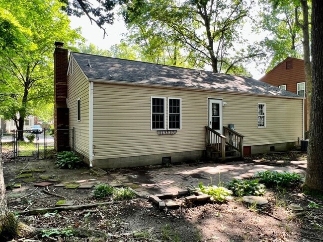 Building Photo - 10101 Bayham Dr