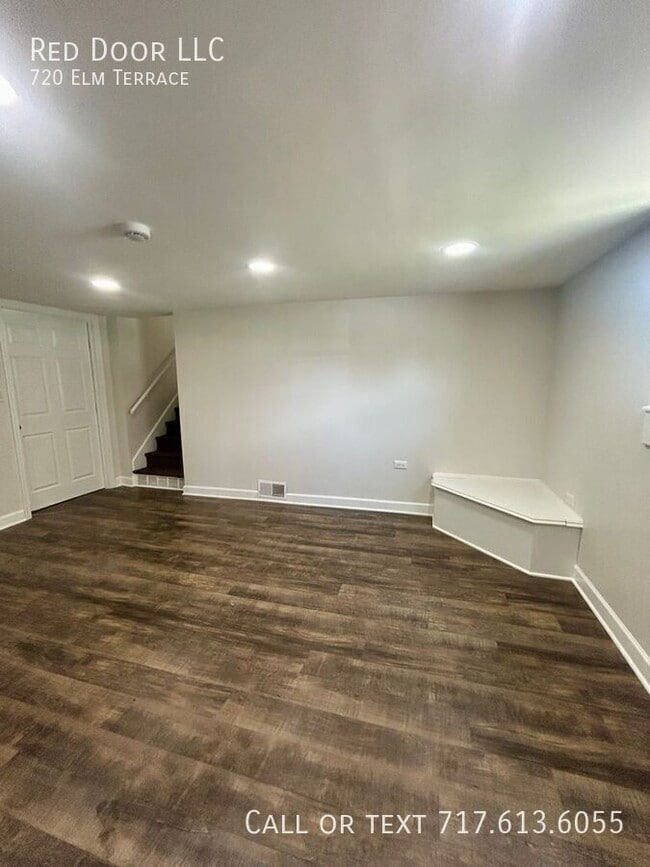 Building Photo - 720 Elm Terrace