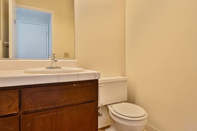 Building Photo - 3 Bedroom Home with Fireplace and LVP Flooring & 2-Car Garage!