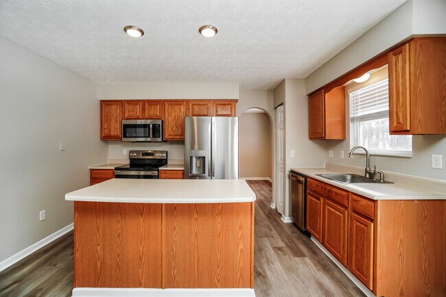 Building Photo - 283 Pinecrest Dr