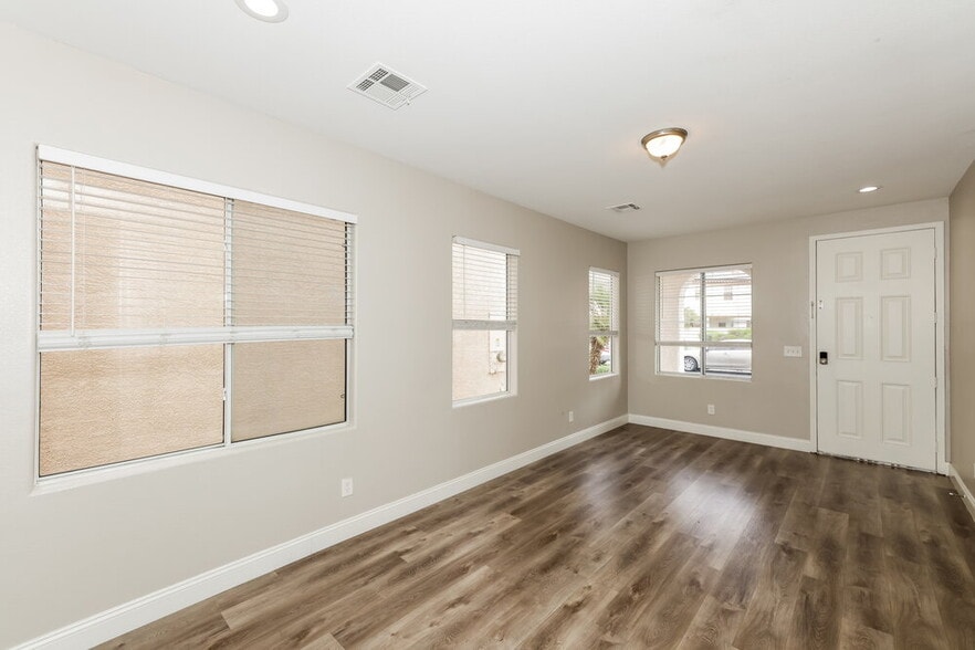 Building Photo - 869 Shining Rose Pl