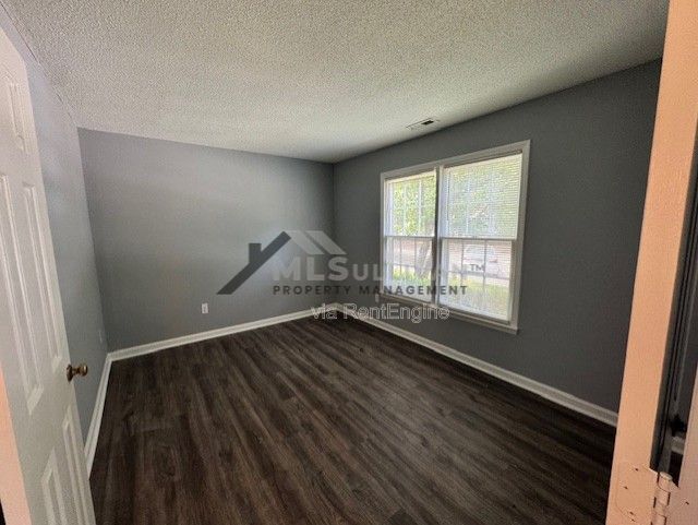 Building Photo - 120 Timber Ridge Dr