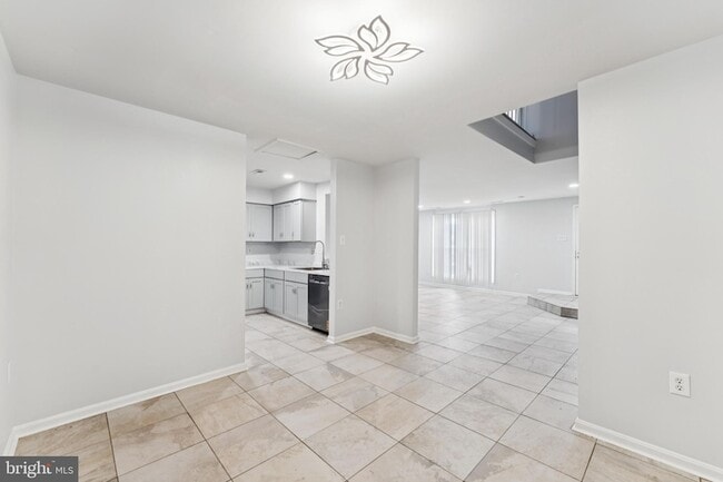 Building Photo - 7527 Belle Grae Dr