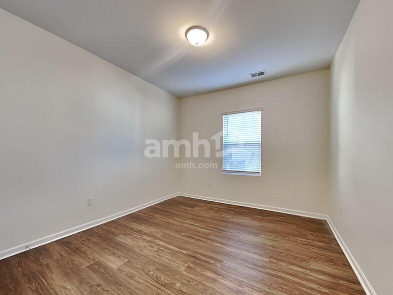 Building Photo - 115 Orion Way