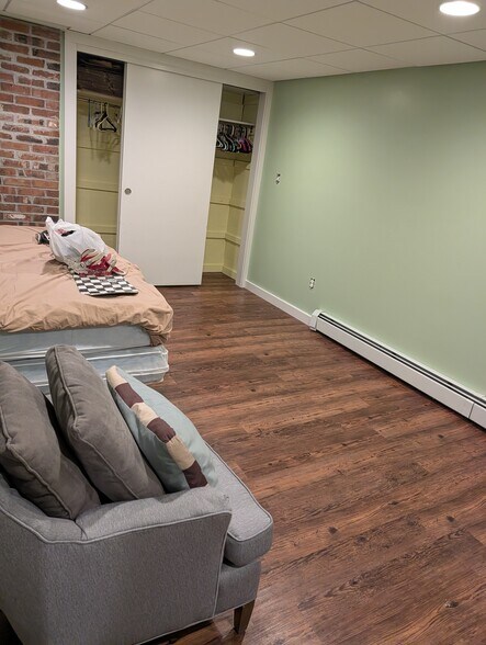 Building Photo - 1480 Main Rd