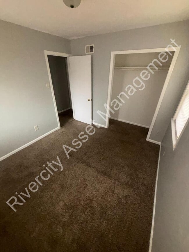 Building Photo - This Beautiful 4-Bed 2-Full Bath Home is Ready for Move In!!!! SECTION 8 WELCOMED