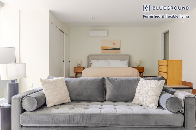 Building Photo - 110 W Ocean Blvd