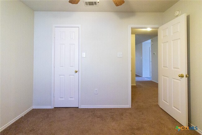 Building Photo - 3803 Lyna Ct
