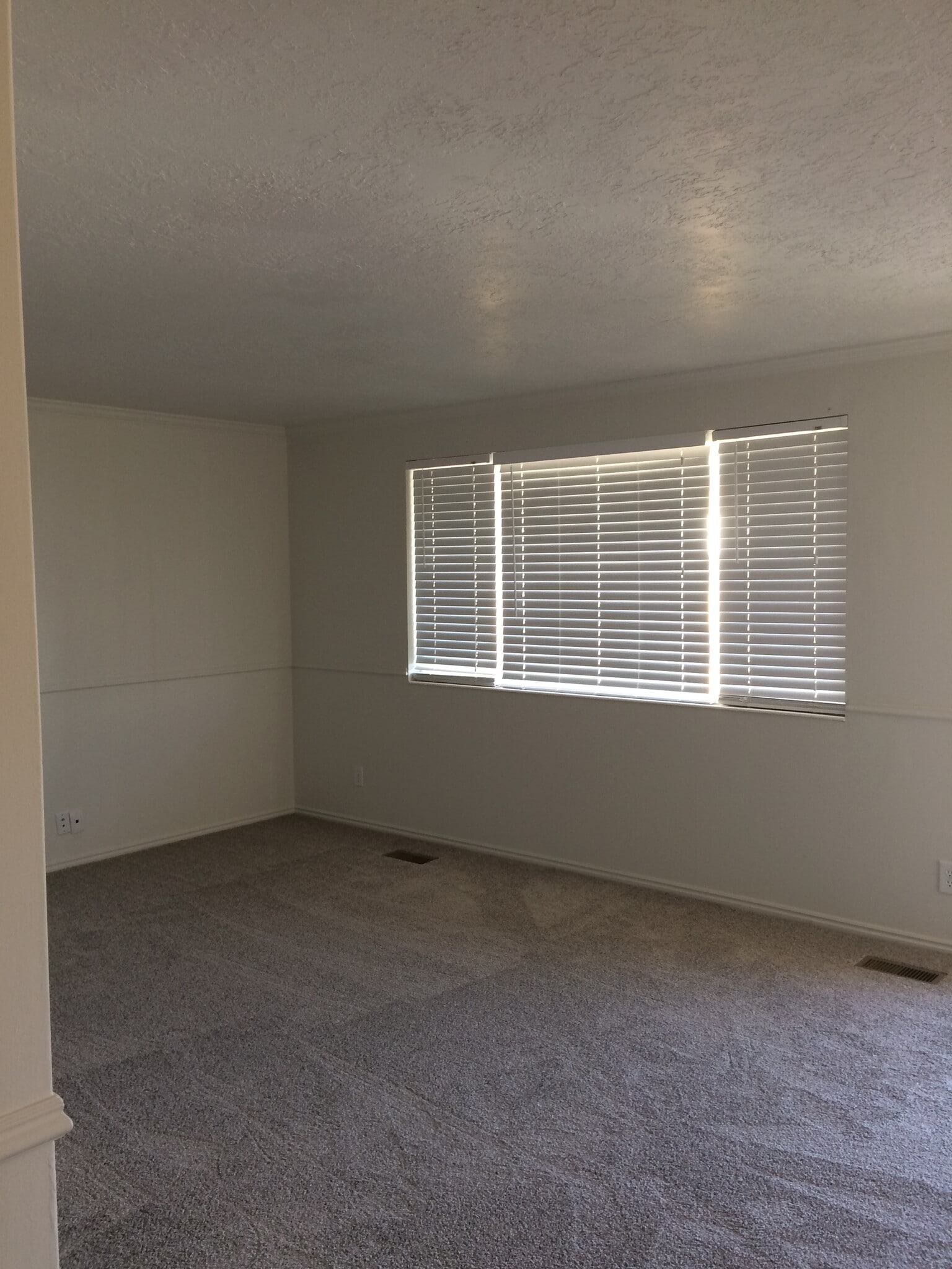 Building Photo - 2251 S 3500 W