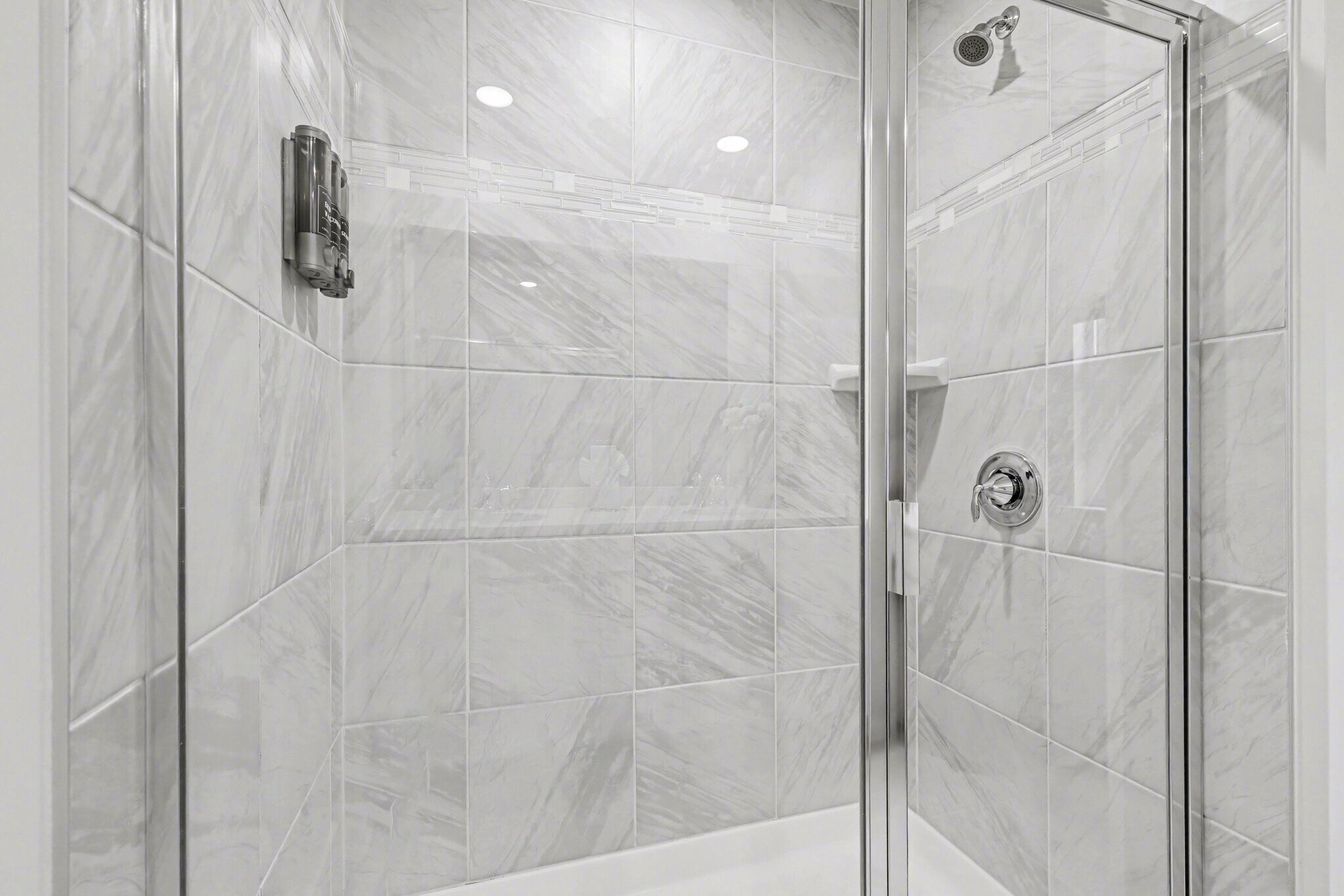 Building Photo - 15216 Lake Ridge Rd