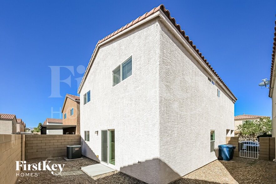 Building Photo - 8269 Vanity Fair Ln