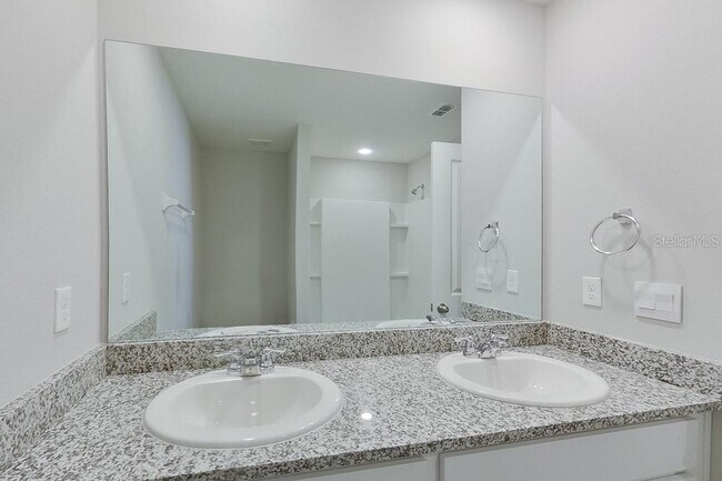 Building Photo - 8731 SW 44th Ct