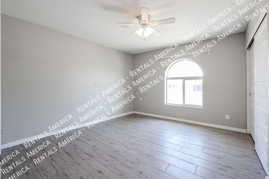 Building Photo - 12840 N 30th St