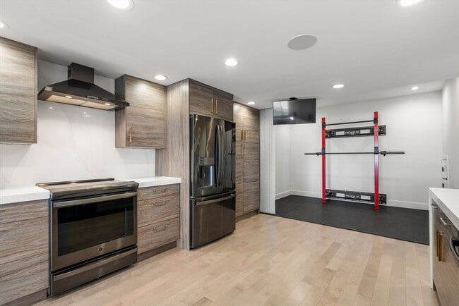 Building Photo - 65 Lake Ave