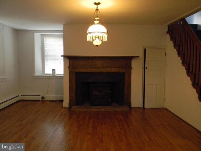 Building Photo - 863 Lombard Rd