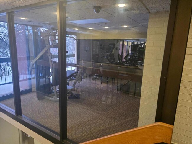 Building Photo - 1840 Huntington Blvd