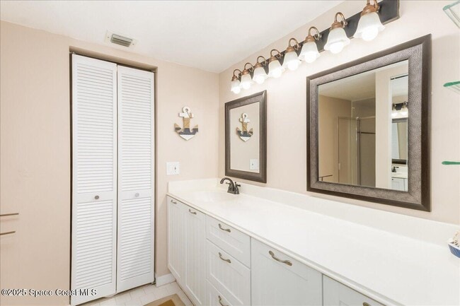 Building Photo - 6124 River Run Dr