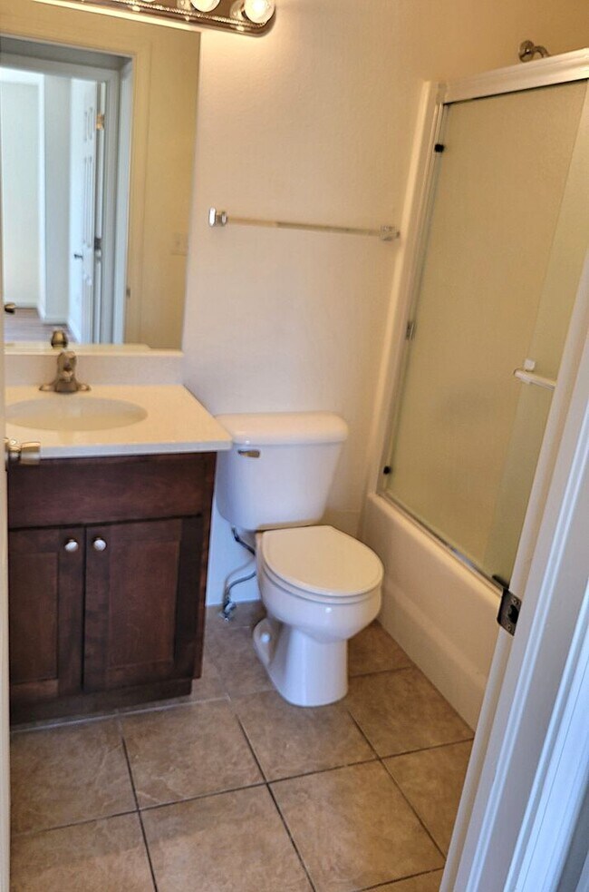 Building Photo - ALL PROSPECTIVE TENANTS MUST SUBMIT A $58 ...