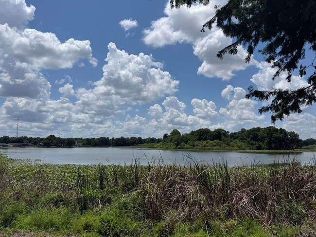 Building Photo - PENDING - Cypress Pointe 4022C Versailles - Cypress Pointe 4022C Versailles