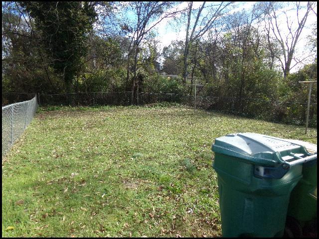 Building Photo - 2323 S Spring St