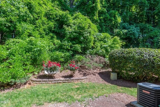 Building Photo - 306 Orchard Park Dr