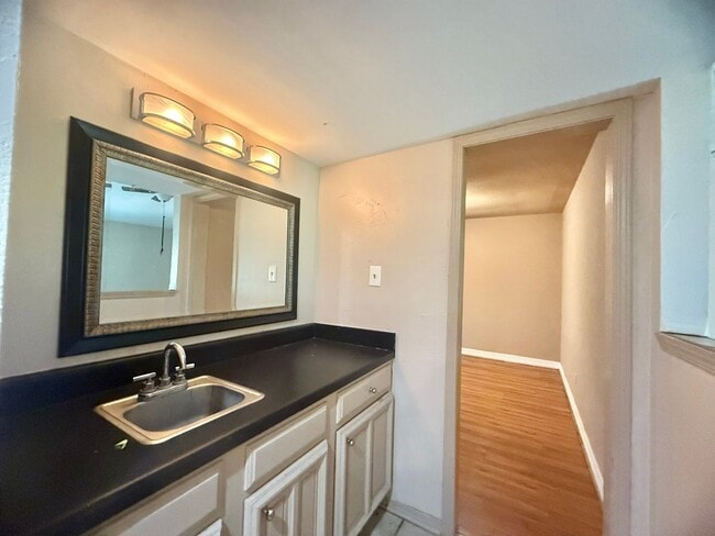 Building Photo - 3602 Brier Gardens Dr