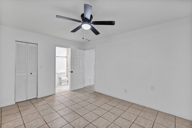 Building Photo - Affordable 1-Bedroom Apartment for Rent – Great Location in Ocala!