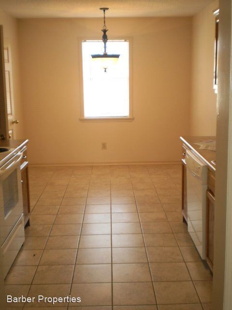 Building Photo - 3 br, 2.5 bath House - 208 Park Place