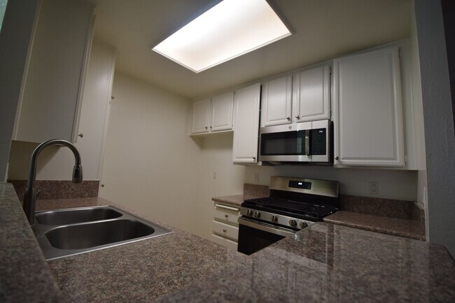 Interior Photo - 11594