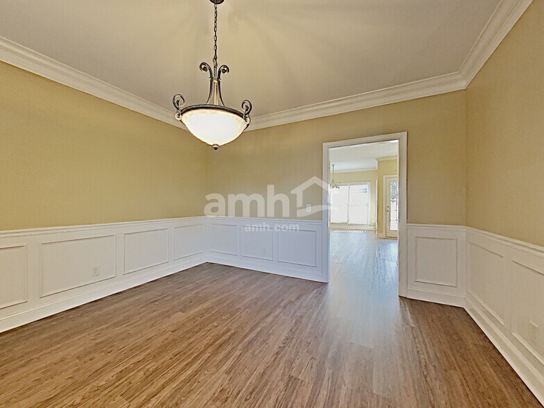 Building Photo - 2710 Marilyn Ct
