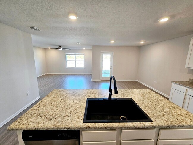 Building Photo - Spacious Modern Home w/Great Community Amenities! *1/2 OFF Security Deposit for A-D Military!*