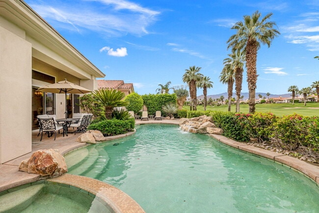 Building Photo - 727 Arrowhead Dr