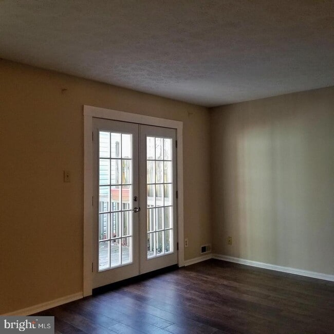 Building Photo - 1506 Virginia Ct