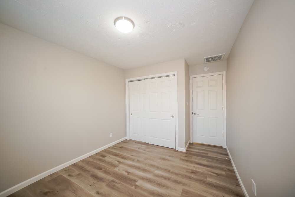 Building Photo - 703 Willow Ct