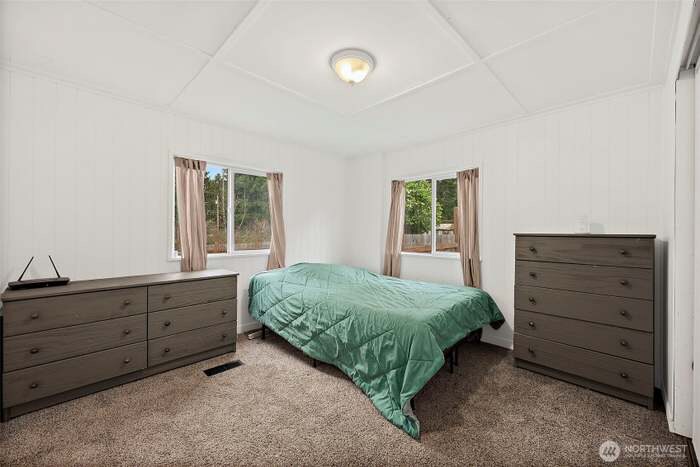 Building Photo - 16503 Village Dr SE