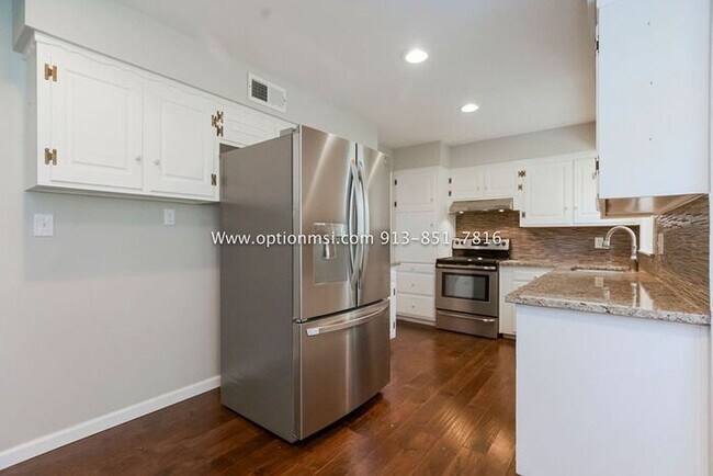 Building Photo - Fantastic four-bedroom ranch in the heart ...