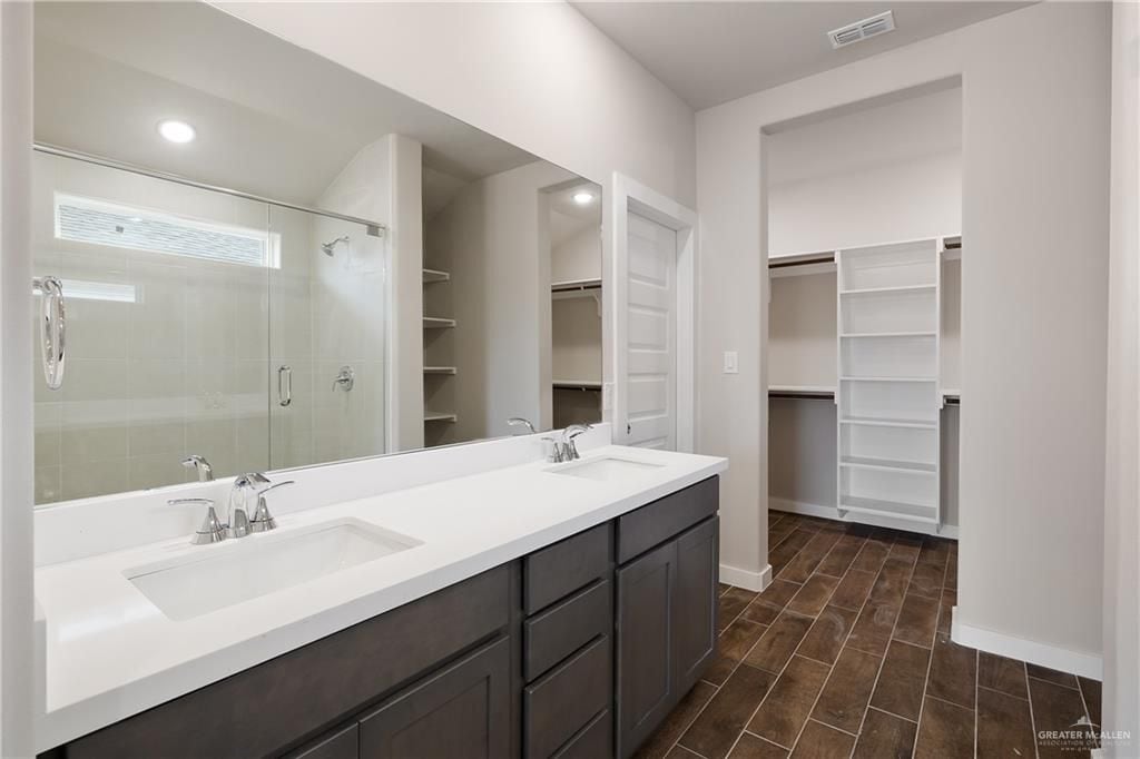 Building Photo - 5004 Oleander