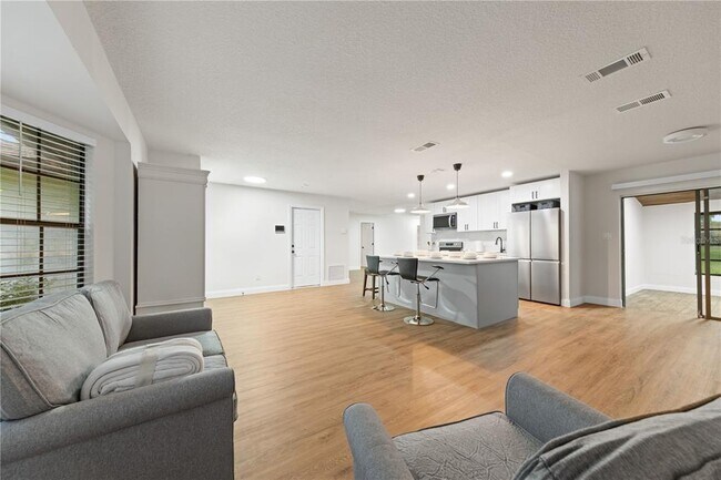 Building Photo - 3253 Oak Point Cir