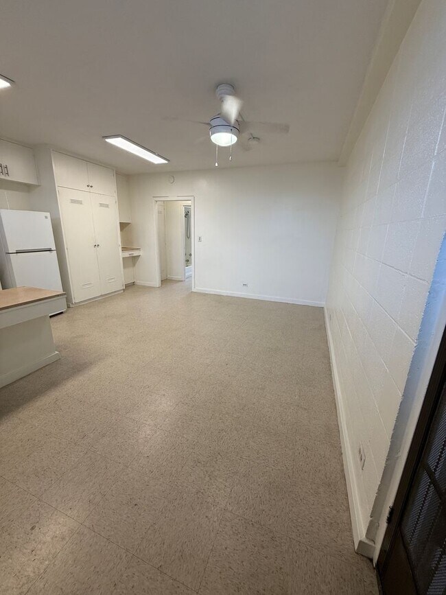 Building Photo - 1808 Liliha St