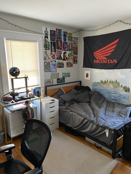 Building Photo - 174 Hillside St