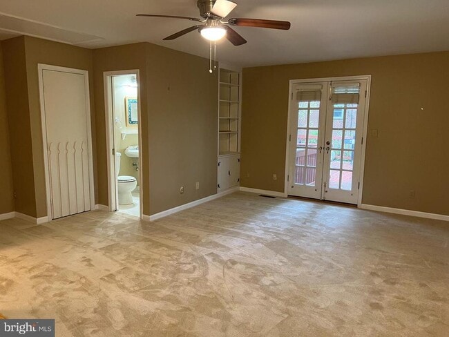 Building Photo - 2046 Greenwich St