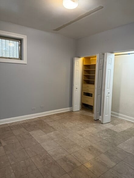 Building Photo - 2014 N Narragansett Ave
