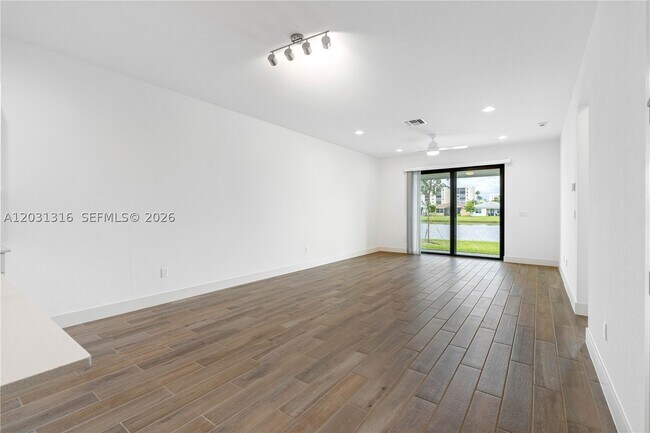Building Photo - 7305 Ivory Spring Brilliance
