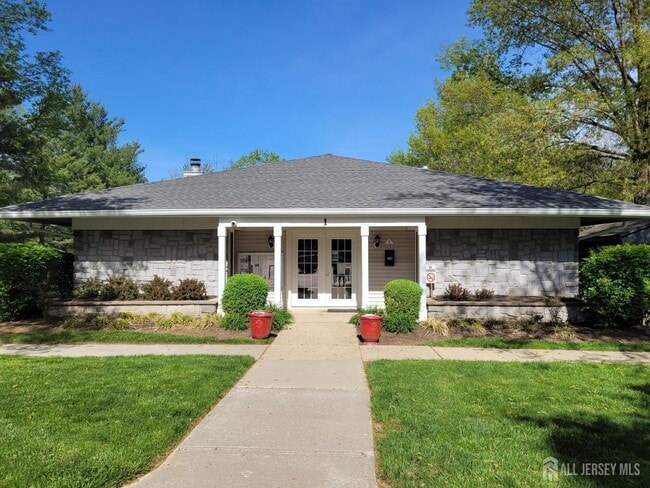 Building Photo - 14 Coral Tree Ct