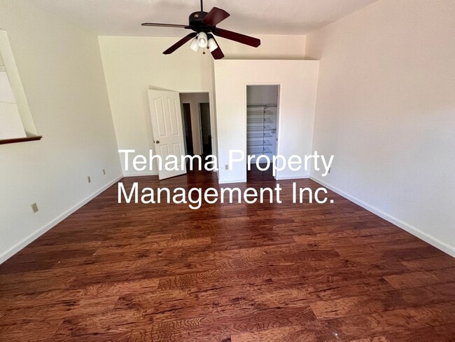 Building Photo - Charming 3 bedroom 2 bath home in the Coun...