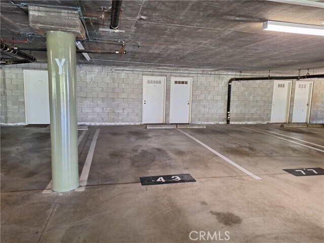 Building Photo - 3200 La Rotonda Dr