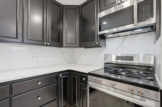 Building Photo - 17903 Ridge Lake Dr